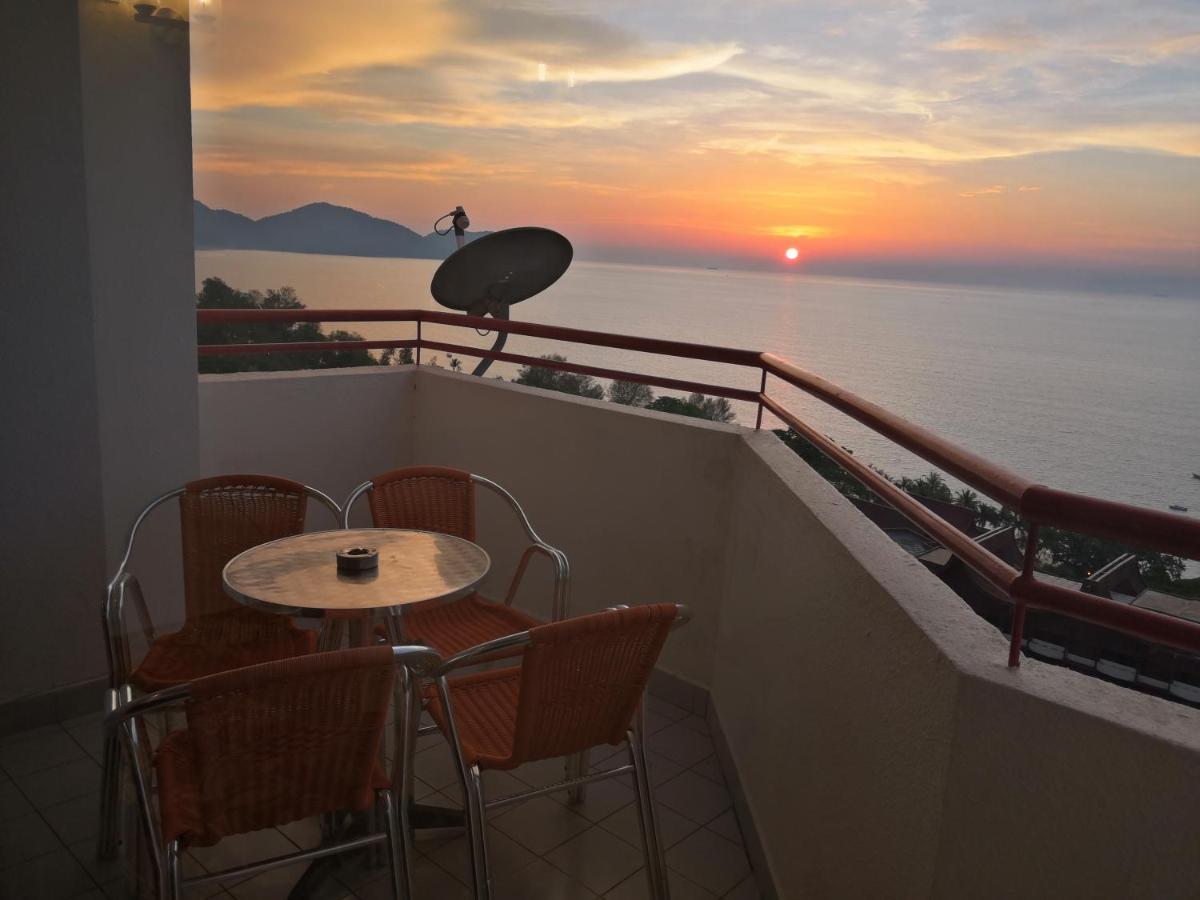 Green Ocean Seaview Apartment Batu Ferringhi Extérieur photo