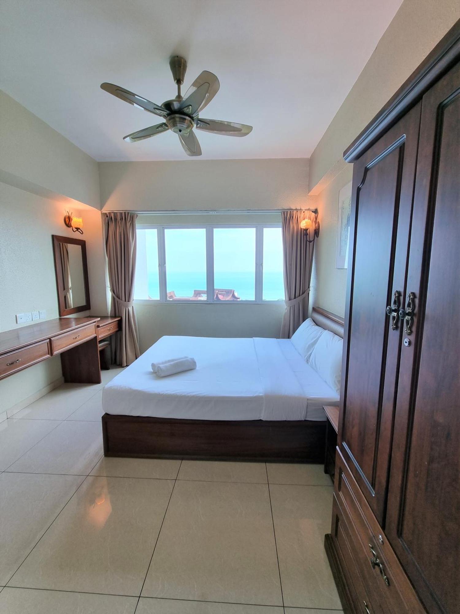 Green Ocean Seaview Apartment Batu Ferringhi Extérieur photo