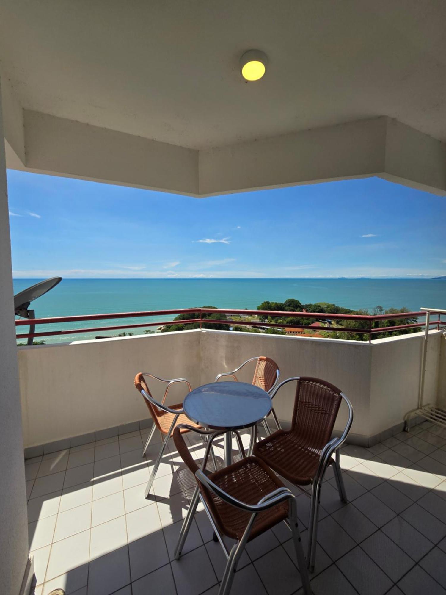 Green Ocean Seaview Apartment Batu Ferringhi Extérieur photo