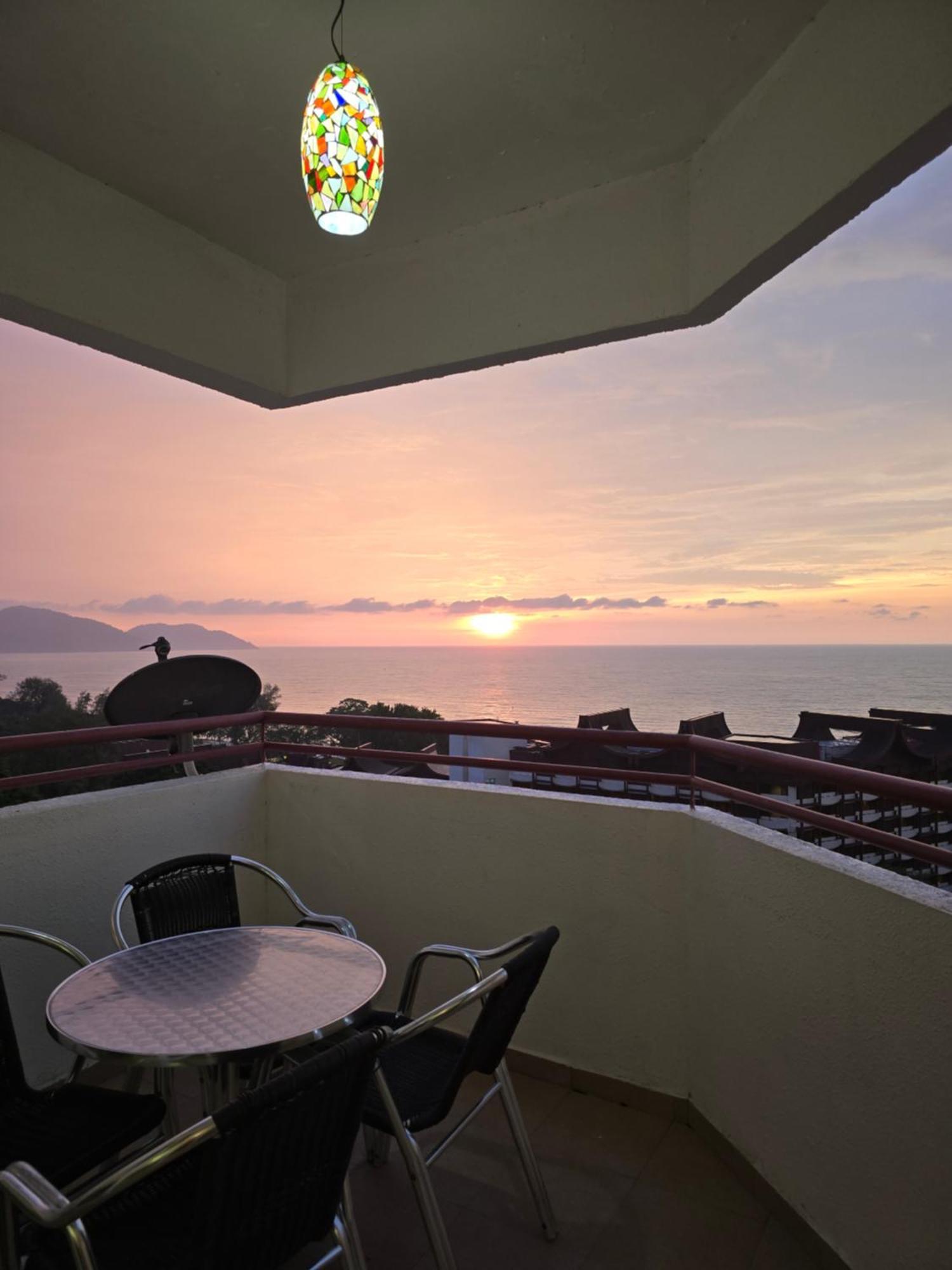 Green Ocean Seaview Apartment Batu Ferringhi Extérieur photo