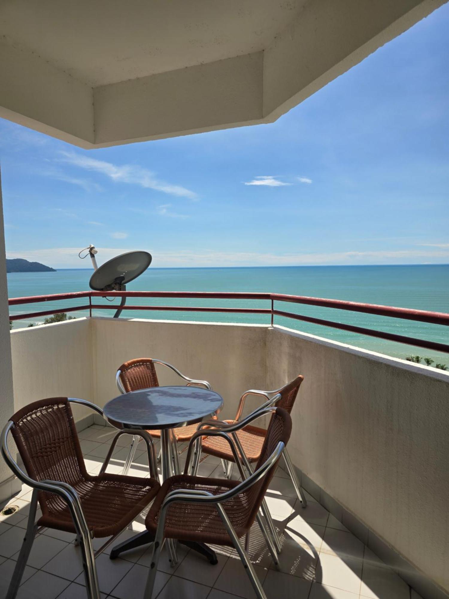 Green Ocean Seaview Apartment Batu Ferringhi Extérieur photo